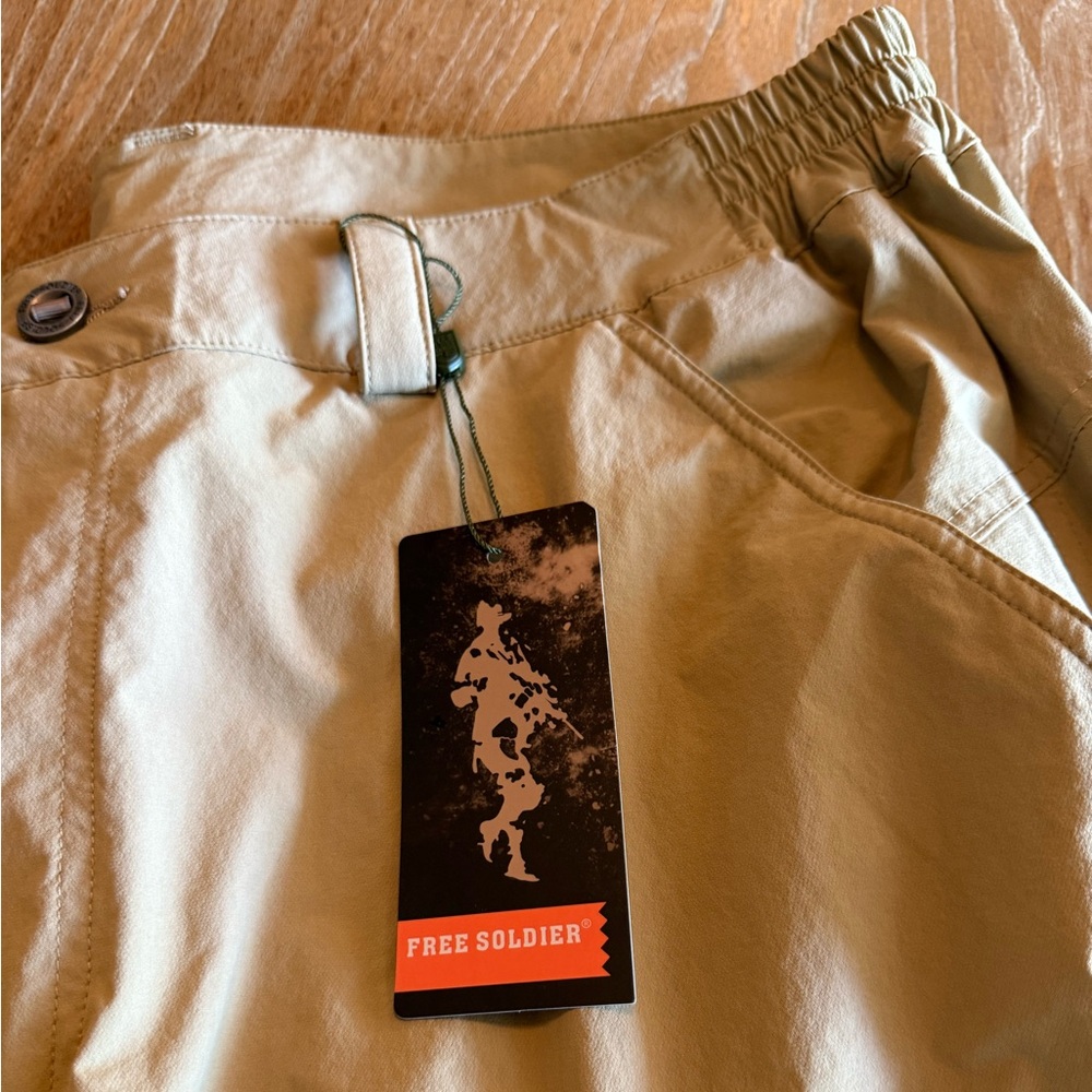 NWT FREE SOLDIER Men’s Tactical Cargo Hiking Waterproof Pants Size 42W/32L - Picture 10 of 16